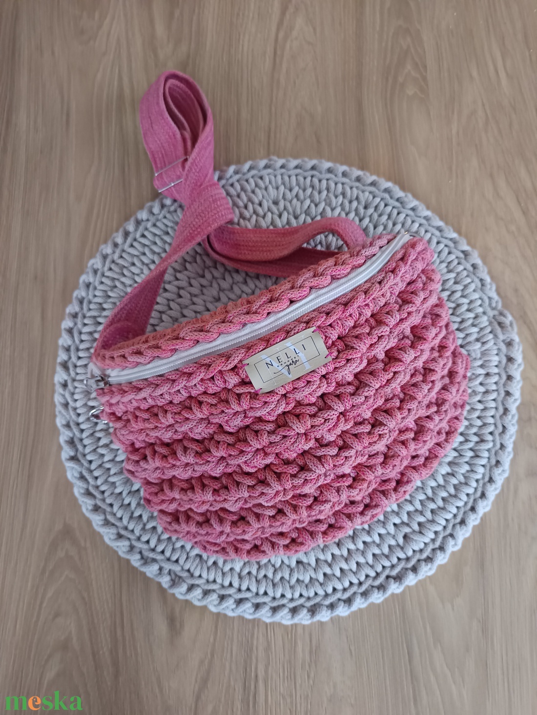 Harmatvirág limitált fonalas horgolt övtáska/crossbody - táska & tok - kézitáska & válltáska - vállon átvethető táska - Meska.hu