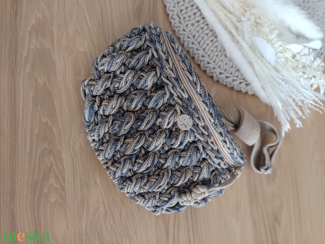 Toboz mintás crossbody - táska & tok - kézitáska & válltáska - vállon átvethető táska - Meska.hu