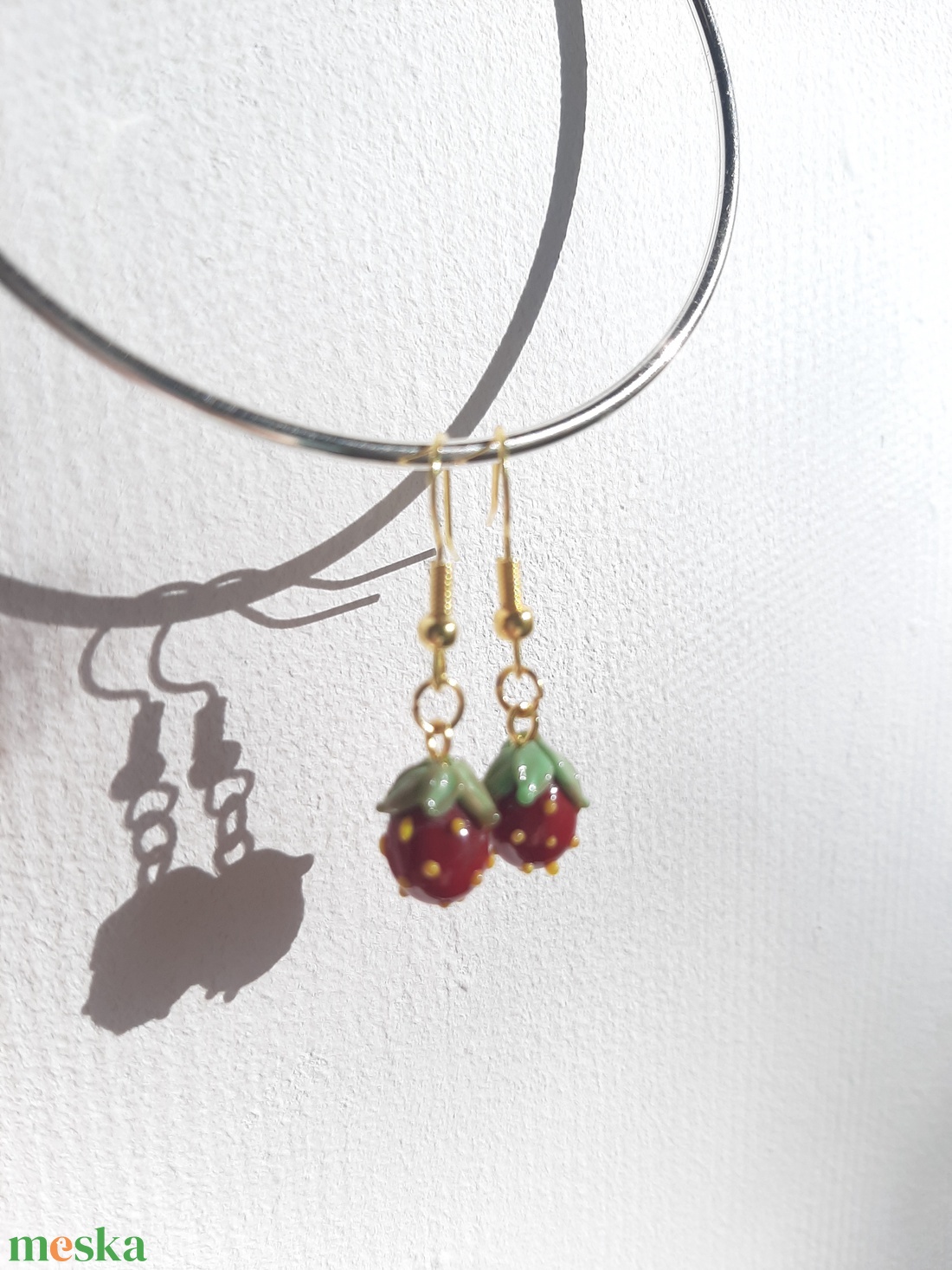 Muránói üveg epres fülbevaló - ékszer - fülbevaló - lógós kerek fülbevaló - Meska.hu