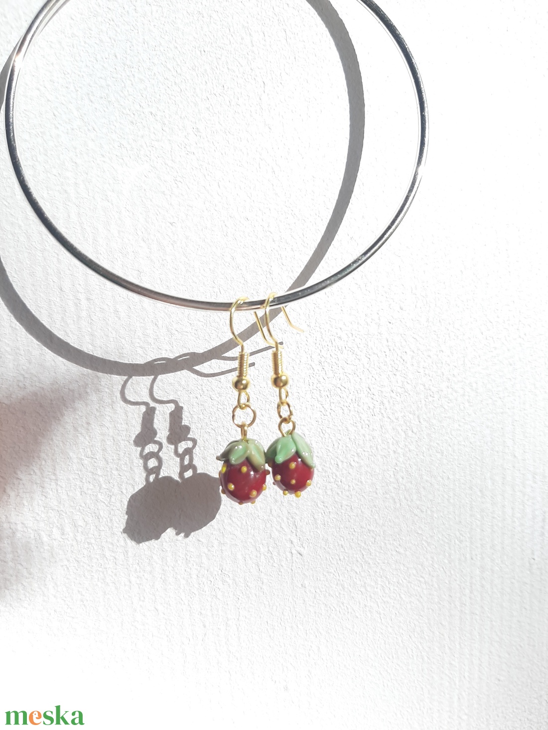 Muránói üveg epres fülbevaló - ékszer - fülbevaló - lógós kerek fülbevaló - Meska.hu
