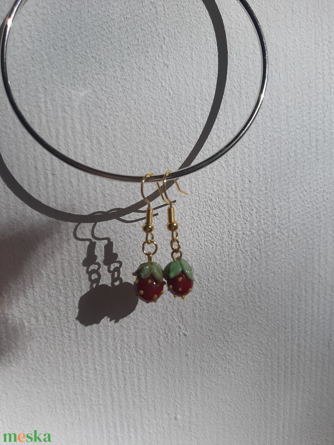 Muránói üveg epres fülbevaló - ékszer - fülbevaló - lógós kerek fülbevaló - Meska.hu