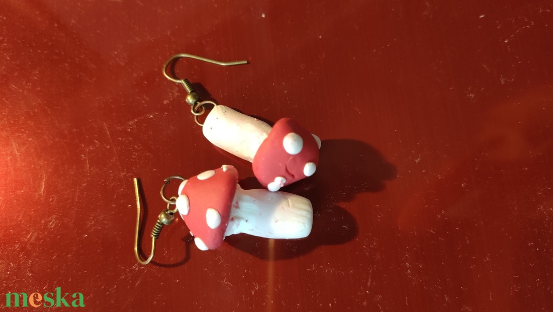 Gomba fülbevaló - légyölő galóca (Amanita muscaria) - ékszer - fülbevaló - lógó fülbevaló - Meska.hu Gomba fülbevaló - légyölő galóca (Amanita muscaria) - ékszer - fülbevaló - lógó fülbevaló - Meska.hu