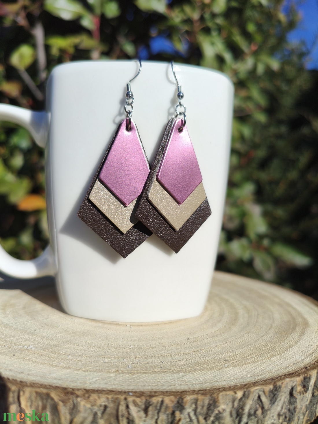 Bézs- rózsaszín gyémánt bőr füli  - ékszer - fülbevaló - lógó fülbevaló - Meska.hu