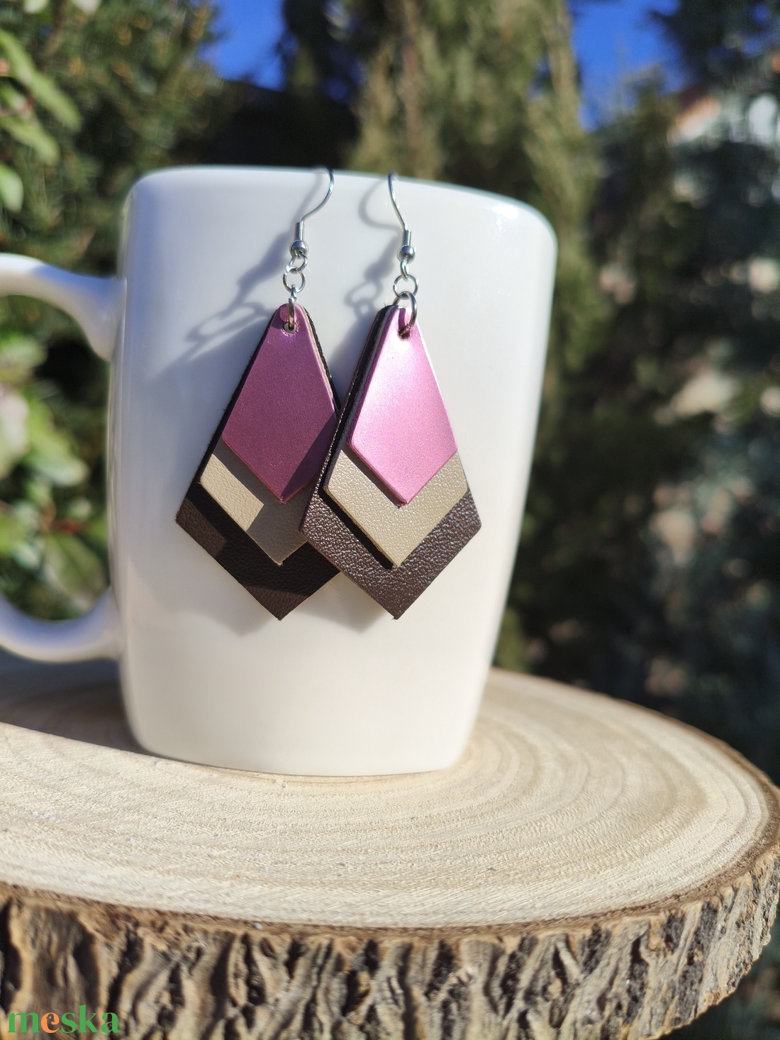 Bézs- rózsaszín gyémánt bőr füli  - ékszer - fülbevaló - lógó fülbevaló - Meska.hu