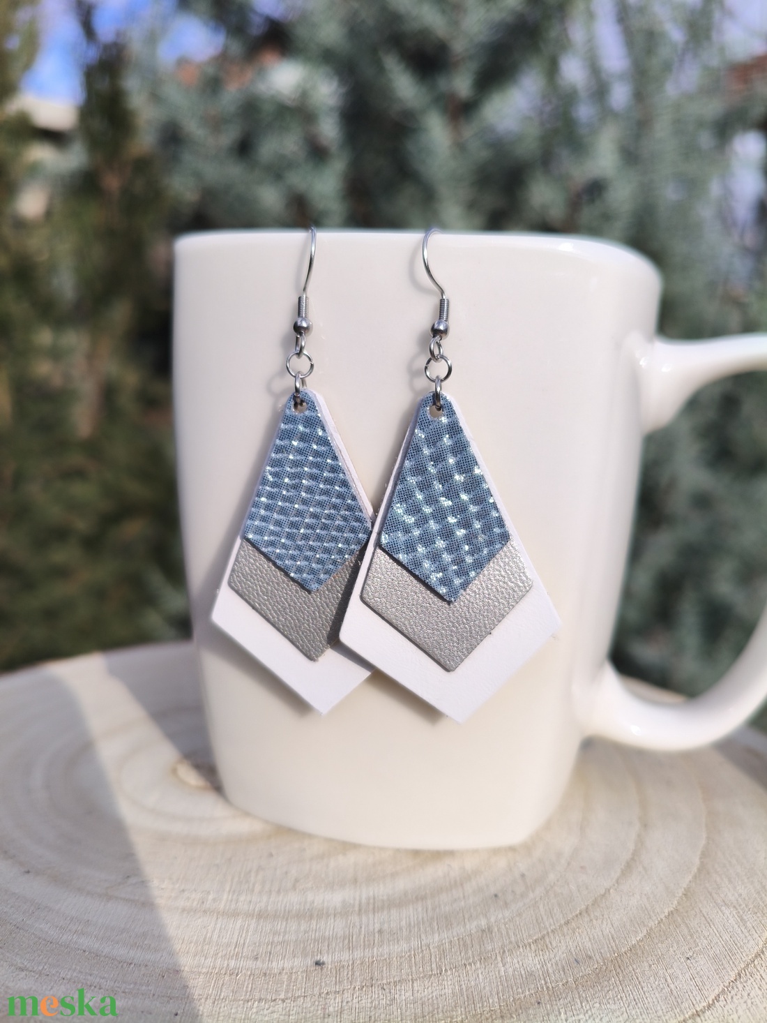 Ezüst -kék gyémánt bőr füli  - ékszer - fülbevaló - lógó fülbevaló - Meska.hu