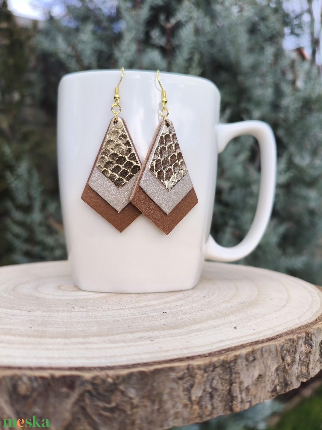 Bézs- rózsaszín gyémánt bőr füli  - ékszer - fülbevaló - lógó fülbevaló - Meska.hu