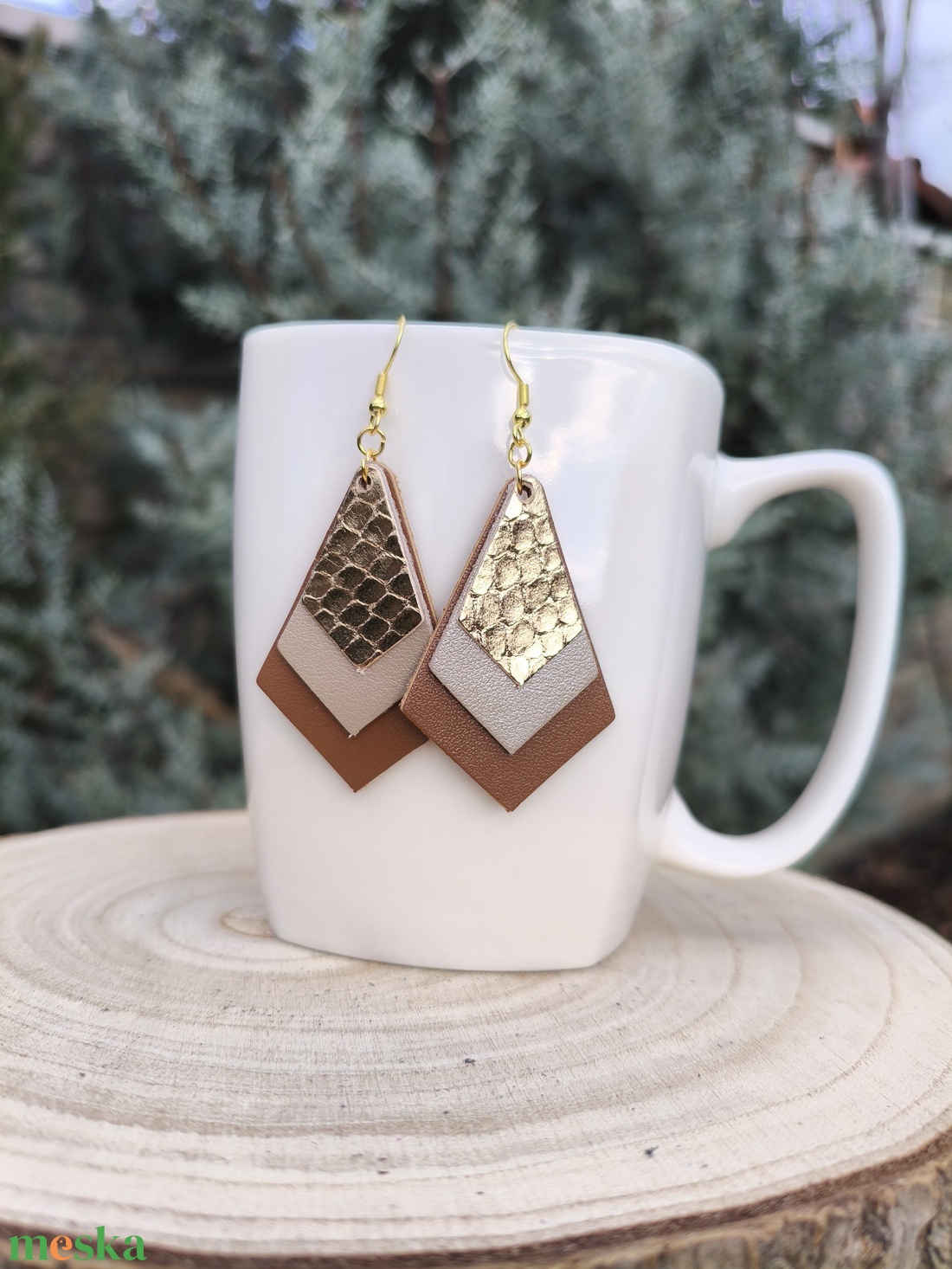 Bézs- rózsaszín gyémánt bőr füli  - ékszer - fülbevaló - lógó fülbevaló - Meska.hu