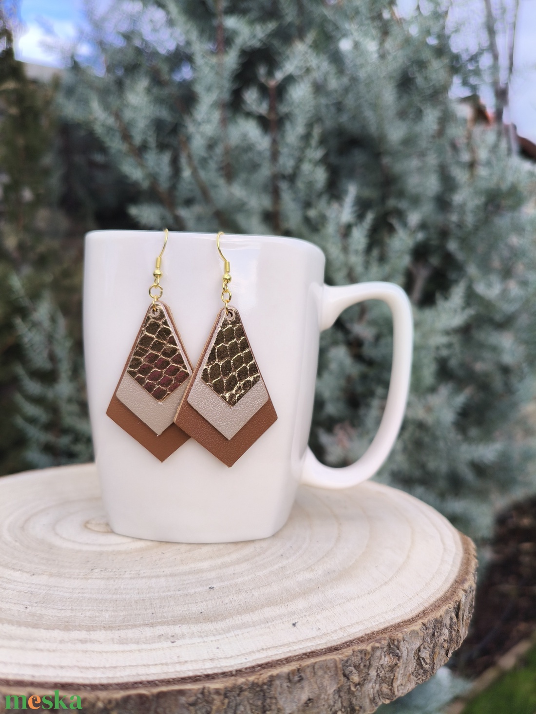 Bézs- rózsaszín gyémánt bőr füli  - ékszer - fülbevaló - lógó fülbevaló - Meska.hu