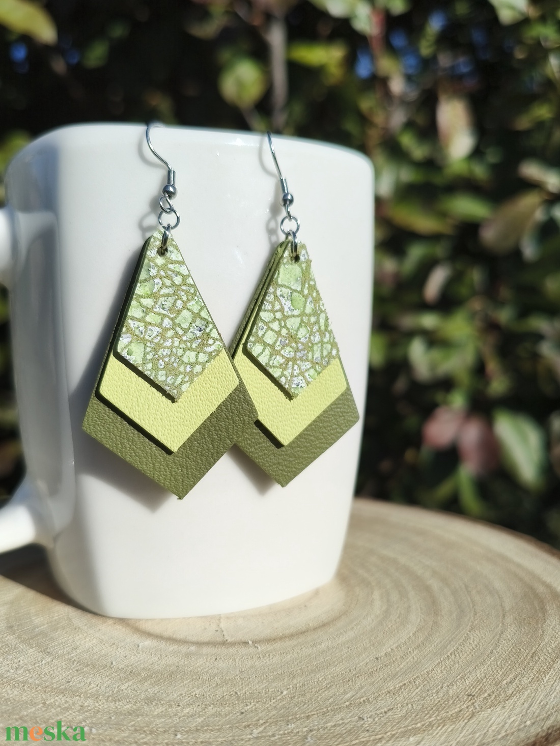 Zöld-Lime gyémánt bőr füli  - ékszer - fülbevaló - lógó fülbevaló - Meska.hu