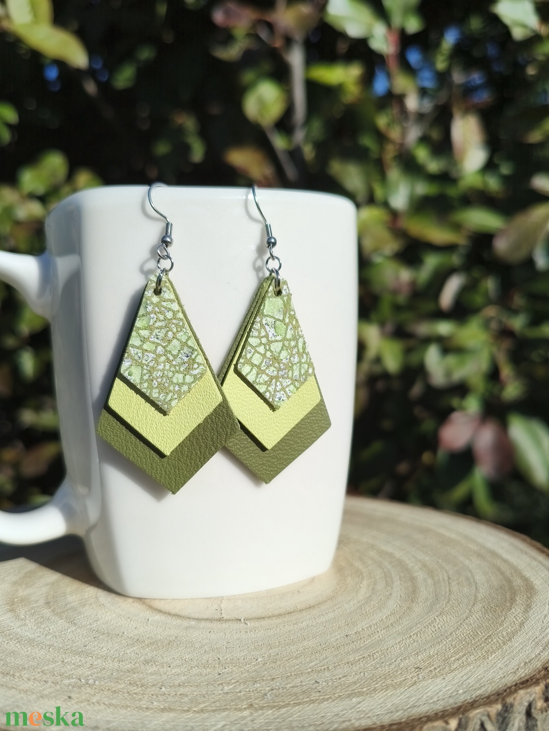 Zöld-Lime gyémánt bőr füli  - ékszer - fülbevaló - lógó fülbevaló - Meska.hu