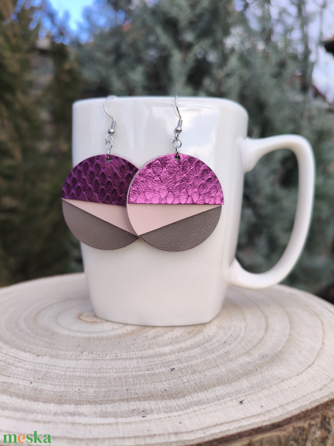 Pink-barna félhold bőr füli  - ékszer - fülbevaló - lógós kerek fülbevaló - Meska.hu