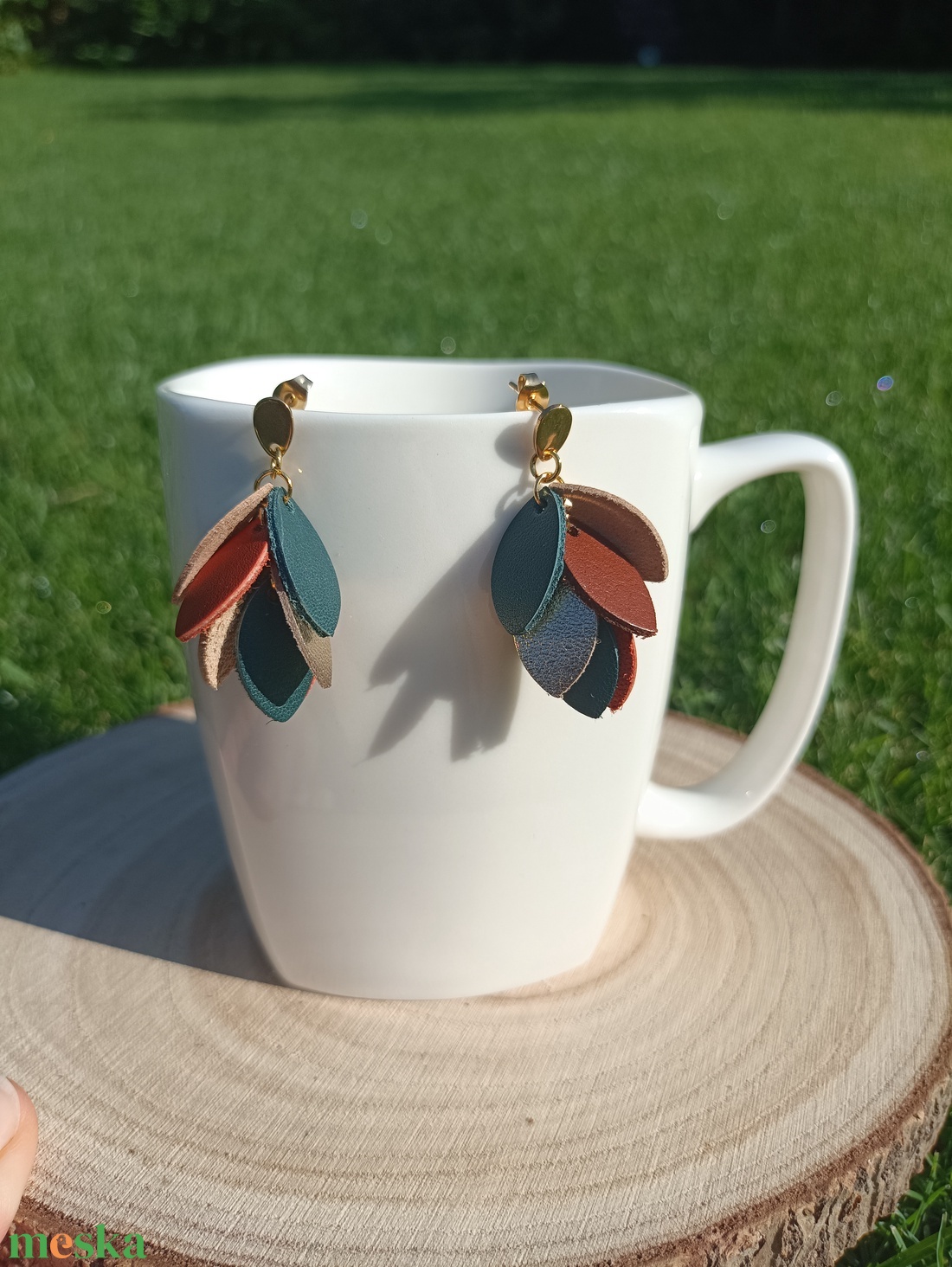 Őszi levelek bőr füli  - ékszer - fülbevaló - lógó fülbevaló - Meska.hu