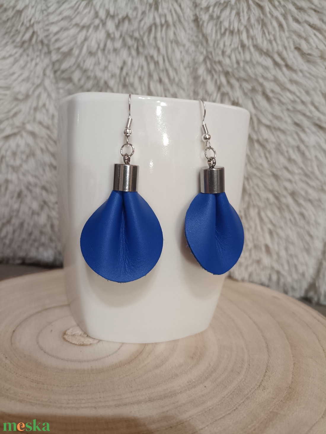 Kék bőr füli - ékszer - fülbevaló - lógós kerek fülbevaló - Meska.hu