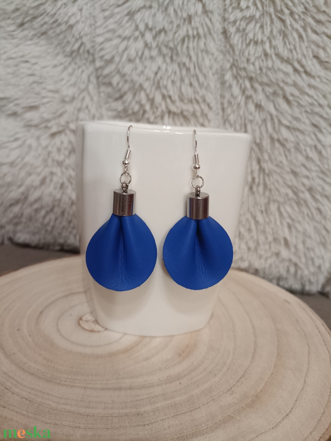 Kék bőr füli - ékszer - fülbevaló - lógós kerek fülbevaló - Meska.hu