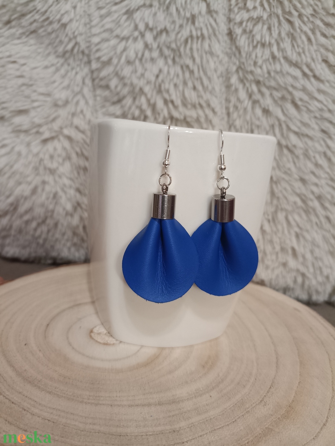 Kék bőr füli - ékszer - fülbevaló - lógós kerek fülbevaló - Meska.hu
