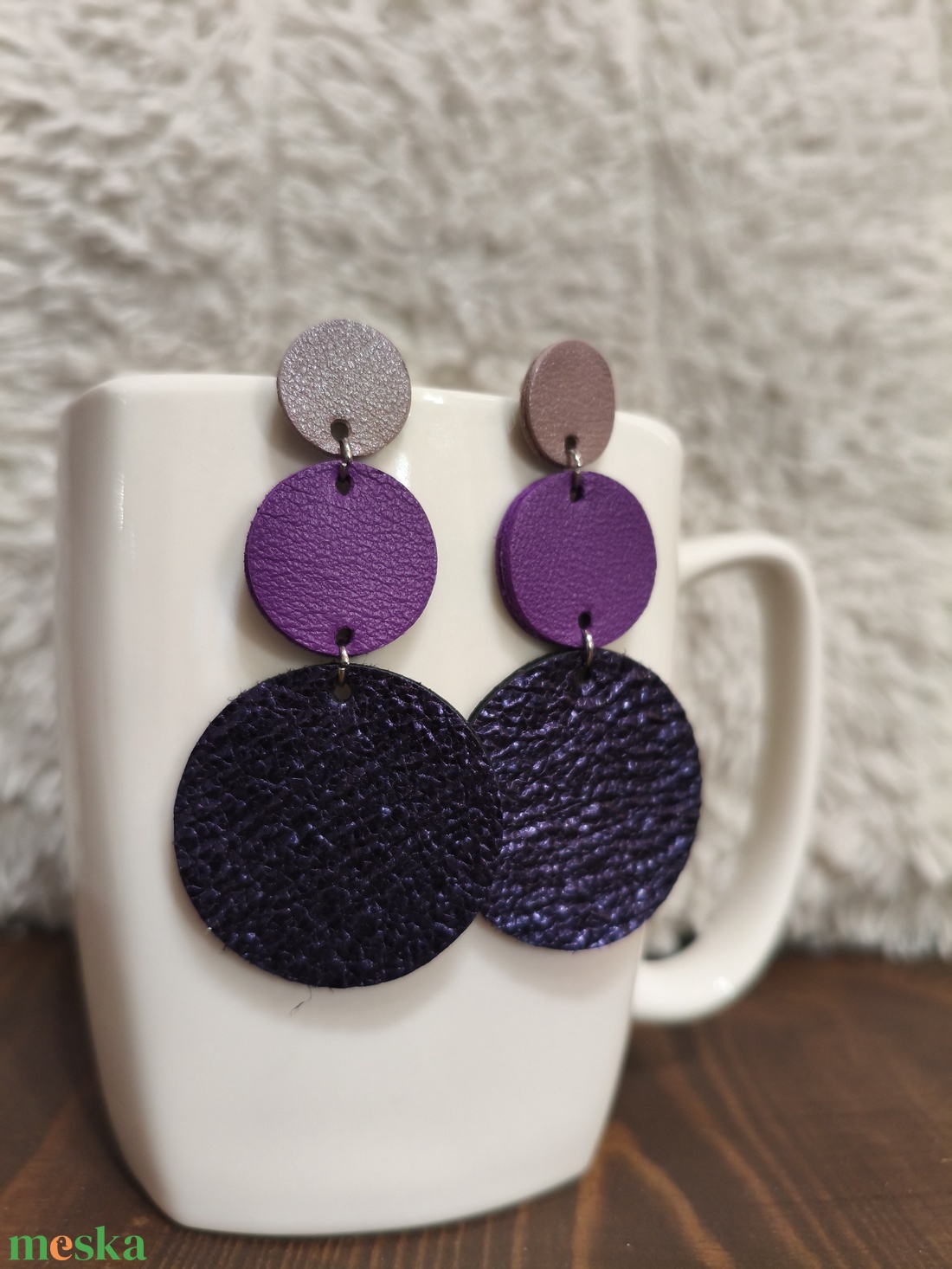 Lila körök bőr füli  - ékszer - fülbevaló - lógó fülbevaló - Meska.hu