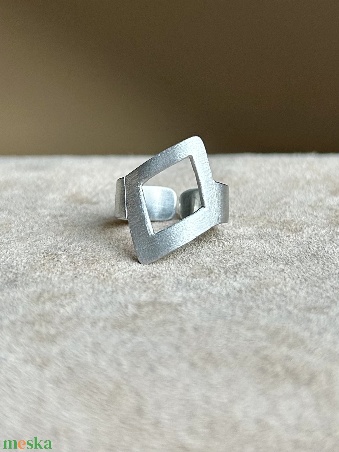 Modern gyűrű - ékszer - gyűrű - figurális gyűrű - Meska.hu