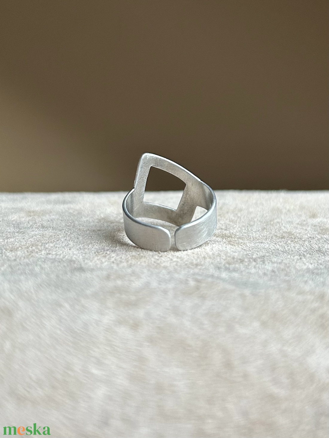 Modern gyűrű - ékszer - gyűrű - figurális gyűrű - Meska.hu
