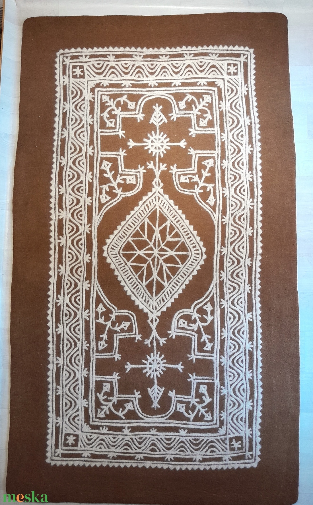 Kiáradás - kézzel készült nemez szőnyeg  - otthon & életmód - lakástextil - szőnyeg - más típusú szőnyeg - Meska.hu