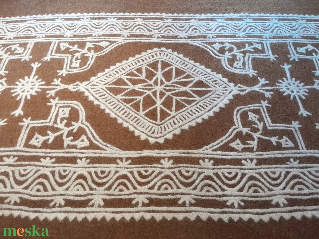 Kiáradás - kézzel készült nemez szőnyeg  - otthon & életmód - lakástextil - szőnyeg - más típusú szőnyeg - Meska.hu