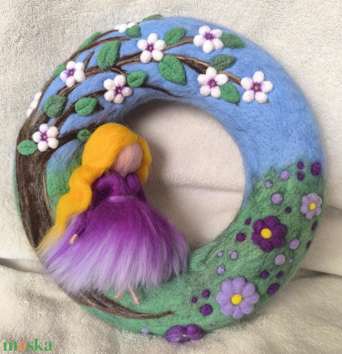 Tavasztündér tűnemezelt ajtódísz  - otthon & életmód - dekoráció - ajtó- és ablak dekoráció - ajtódísz & kopogtató - Meska.hu