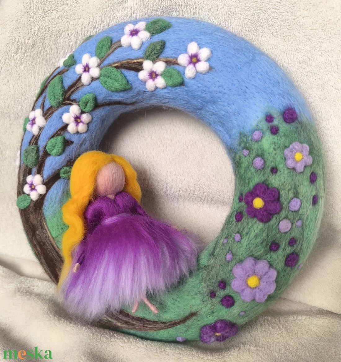 Tavasztündér tűnemezelt ajtódísz  - otthon & életmód - dekoráció - ajtó- és ablak dekoráció - ajtódísz & kopogtató - Meska.hu