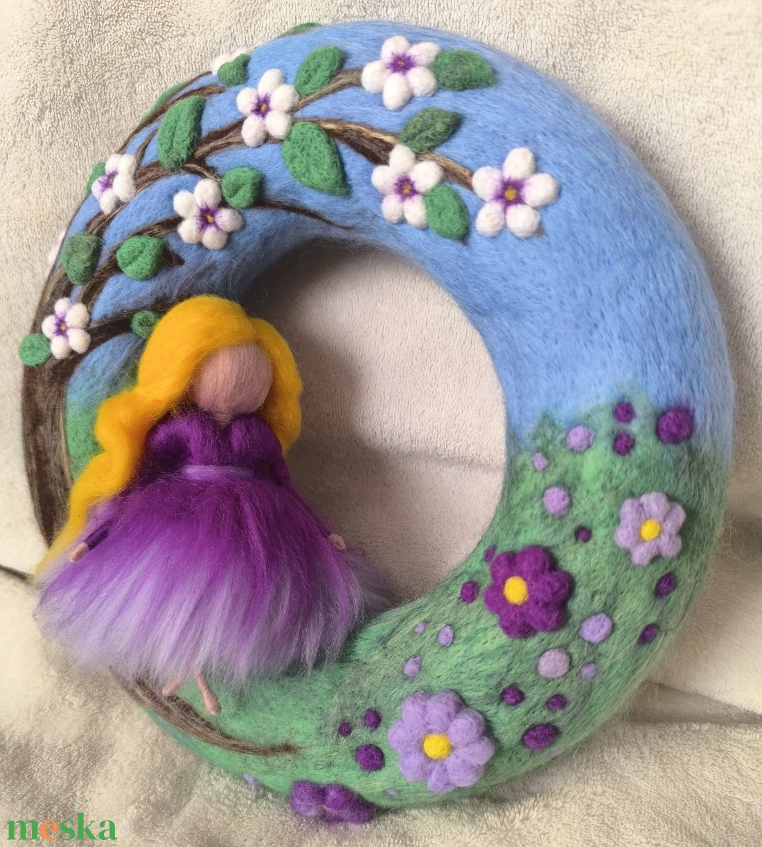 Tavasztündér tűnemezelt ajtódísz  - otthon & életmód - dekoráció - ajtó- és ablak dekoráció - ajtódísz & kopogtató - Meska.hu