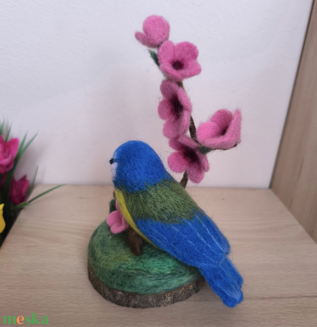 Cinege virágzó faágon - asztaldísz  - otthon & életmód - dekoráció - asztal és polc dekoráció - asztaldísz - Meska.hu