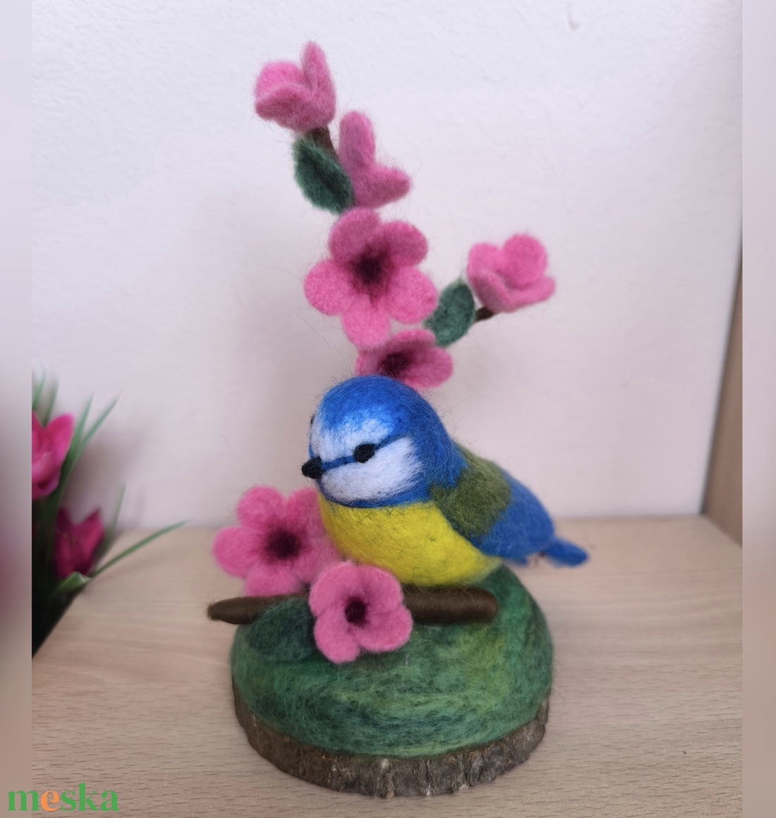 Cinege virágzó faágon - asztaldísz  - otthon & életmód - dekoráció - asztal és polc dekoráció - asztaldísz - Meska.hu