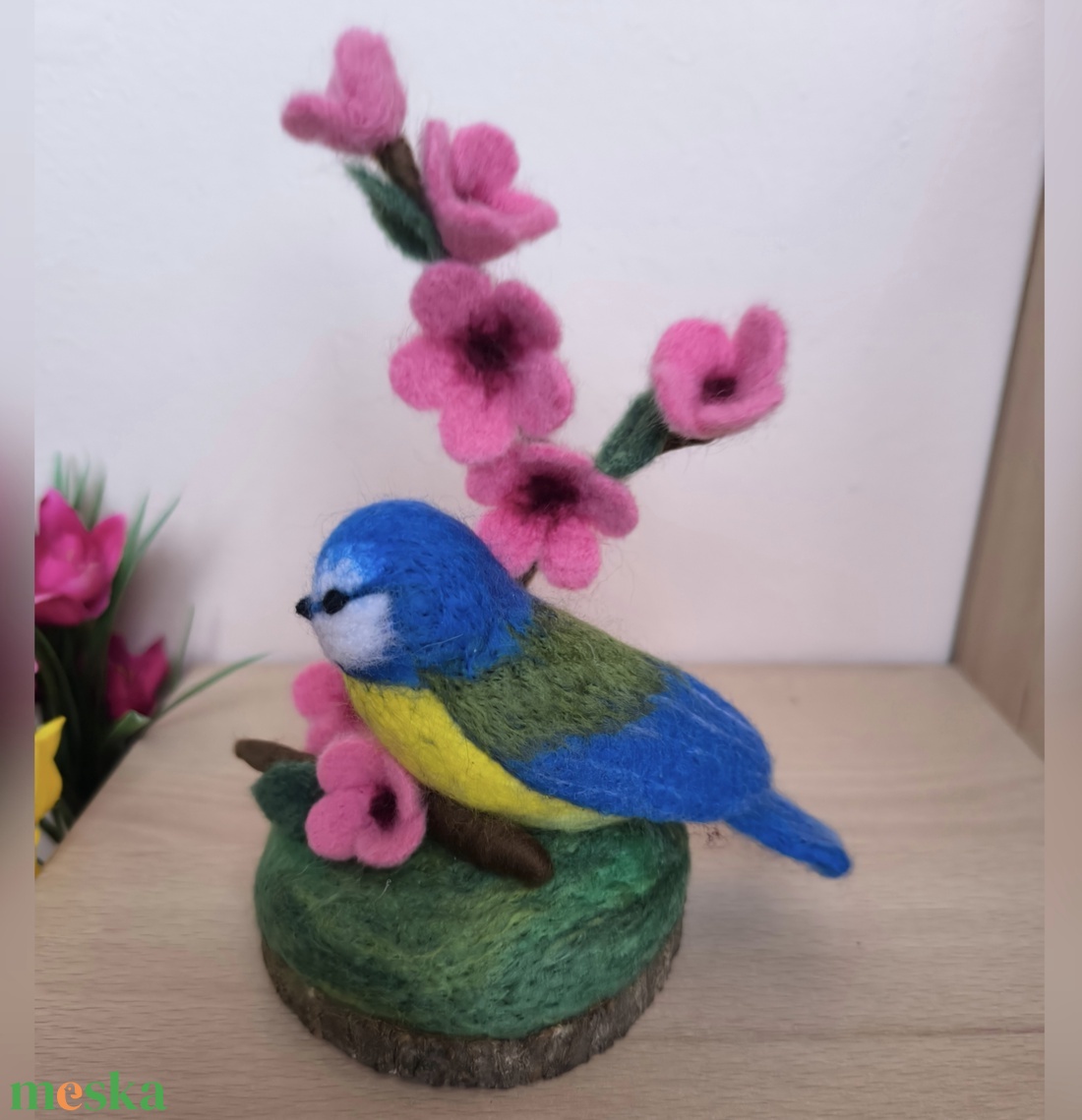 Cinege virágzó faágon - asztaldísz  - otthon & életmód - dekoráció - asztal és polc dekoráció - asztaldísz - Meska.hu