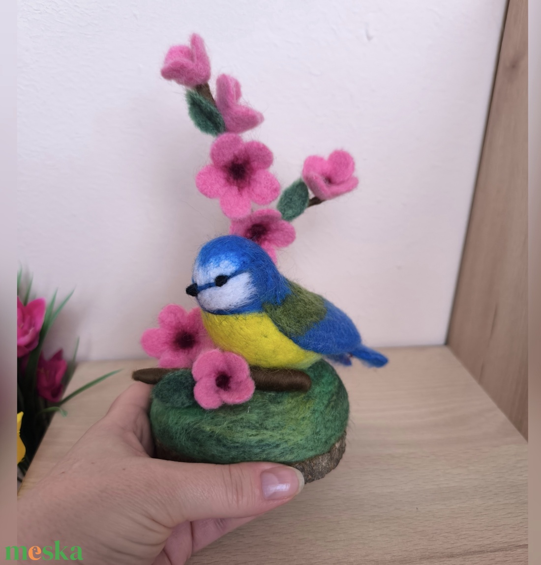 Cinege virágzó faágon - asztaldísz  - otthon & életmód - dekoráció - asztal és polc dekoráció - asztaldísz - Meska.hu