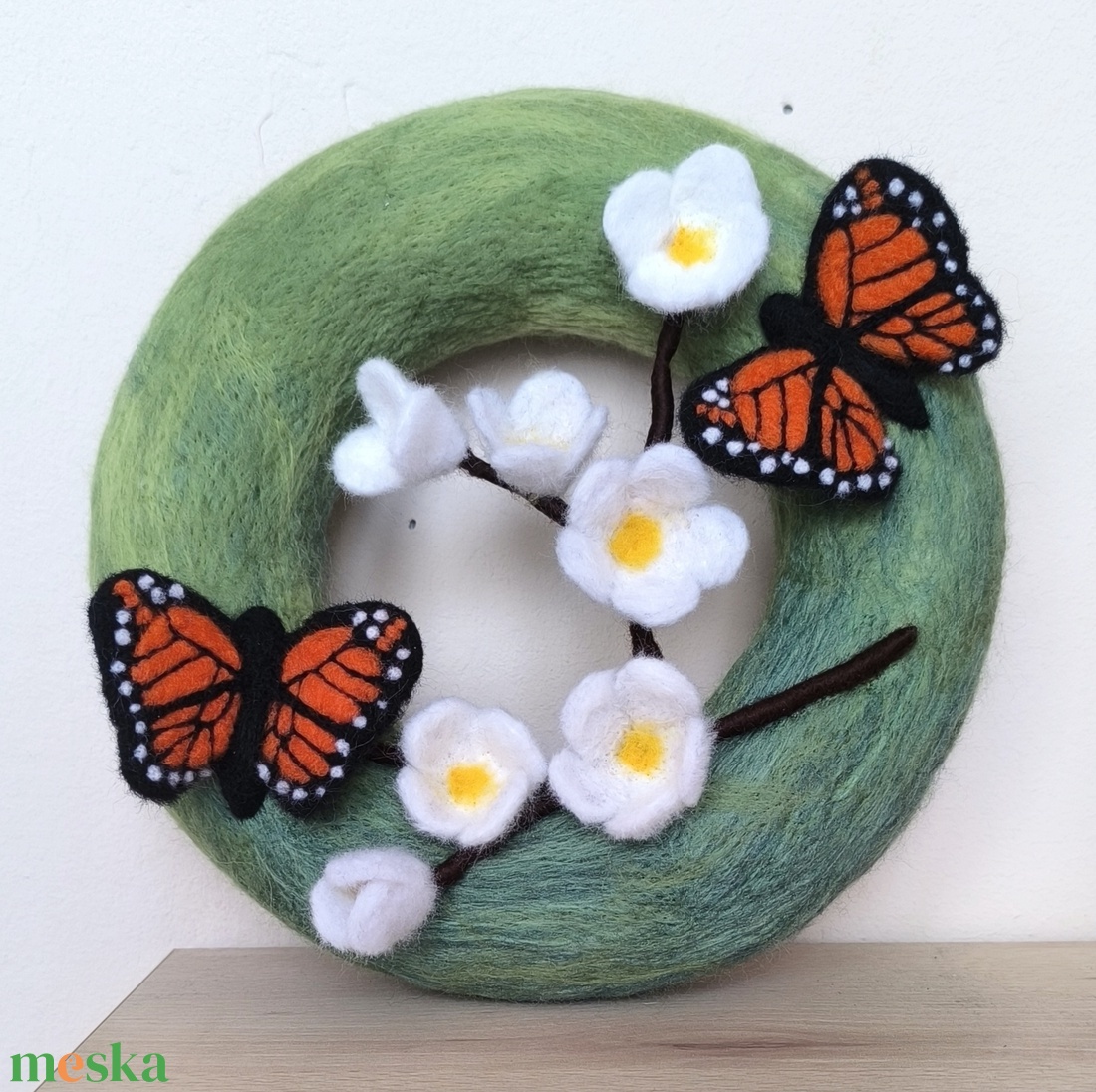 Pillangók tűnemezelt ajtódísz - otthon & életmód - dekoráció - ajtó- és ablak dekoráció - ajtódísz & kopogtató - Meska.hu