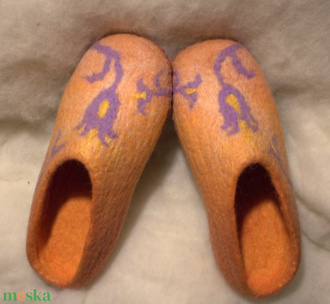 Nemezpapucs tulipán mintával, házicipő, mamusz 37-es méret - ruha & divat - cipő & papucs - mamusz & házicipő - Meska.hu