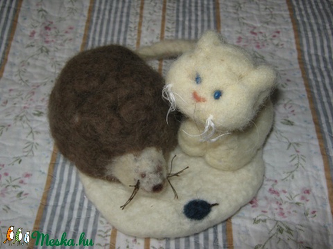 nemez sün - cica párna -  - Meska.hu