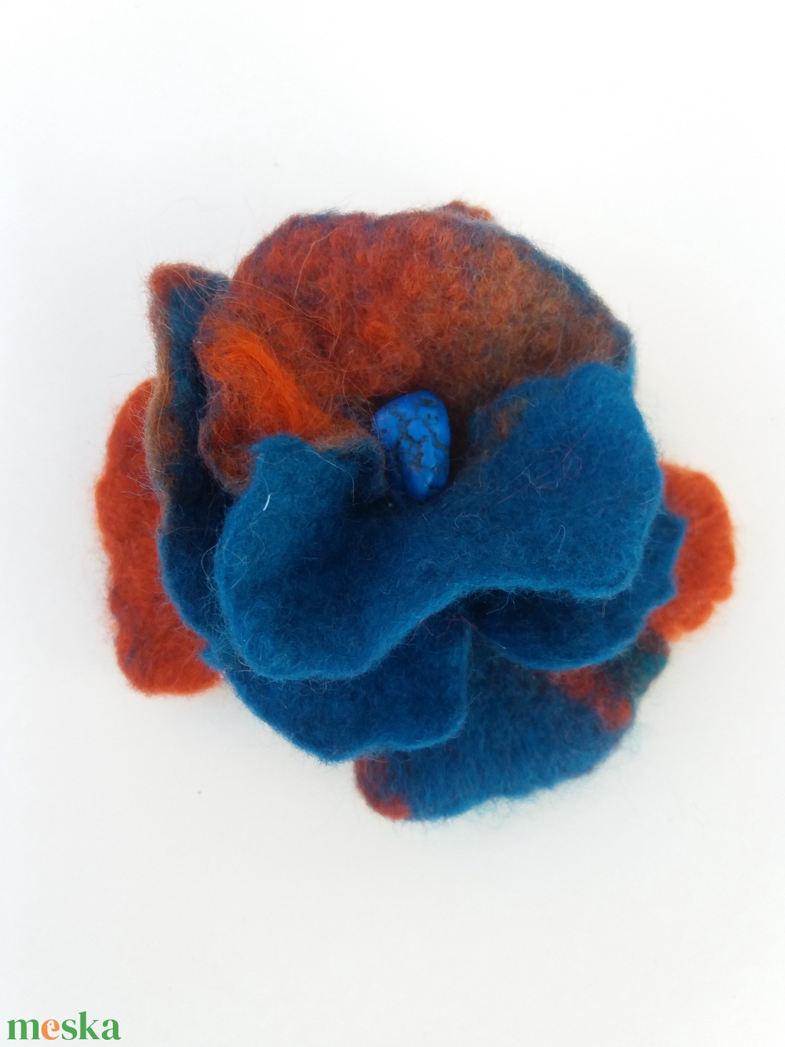 türkiz - narancs - nemez virág - ékszer - kitűző és bross - Meska.hu