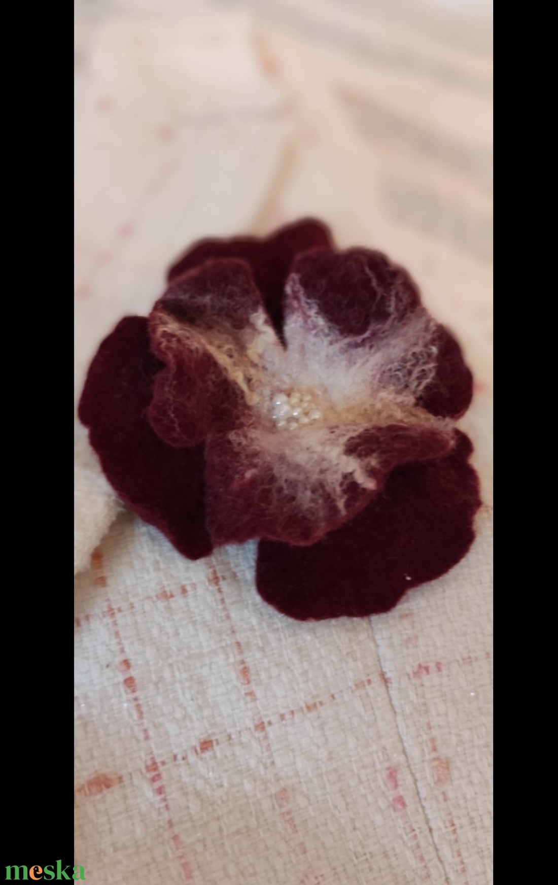 Elegáns burgundi... - nemez virág - ékszer - kitűző és bross - kitűző - Meska.hu Elegáns burgundi... - nemez virág - ékszer - kitűző és bross - kitűző - Meska.hu