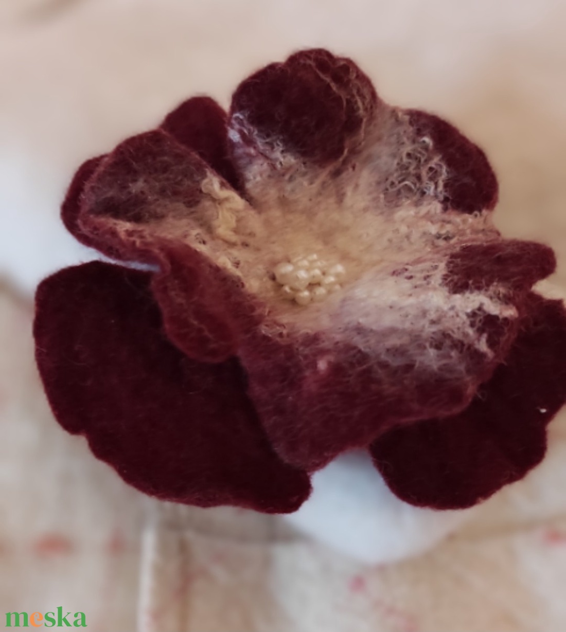 Elegáns burgundi... - nemez virág - ékszer - kitűző és bross - kitűző - Meska.hu Elegáns burgundi... - nemez virág - ékszer - kitűző és bross - kitűző - Meska.hu
