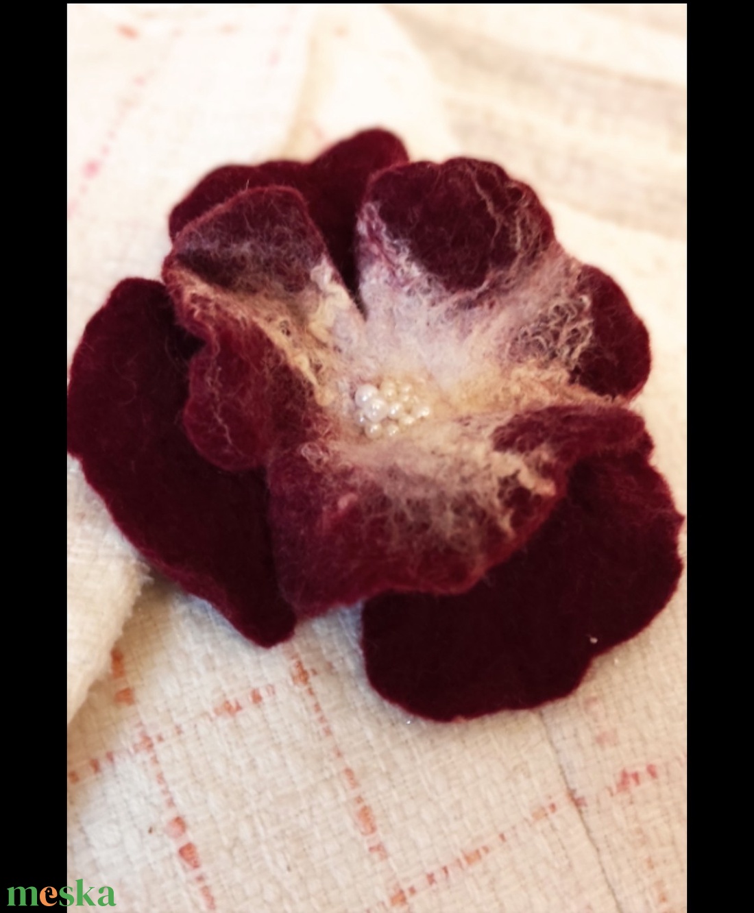 Elegáns burgundi... - nemez virág - ékszer - kitűző és bross - kitűző - Meska.hu Elegáns burgundi... - nemez virág - ékszer - kitűző és bross - kitűző - Meska.hu