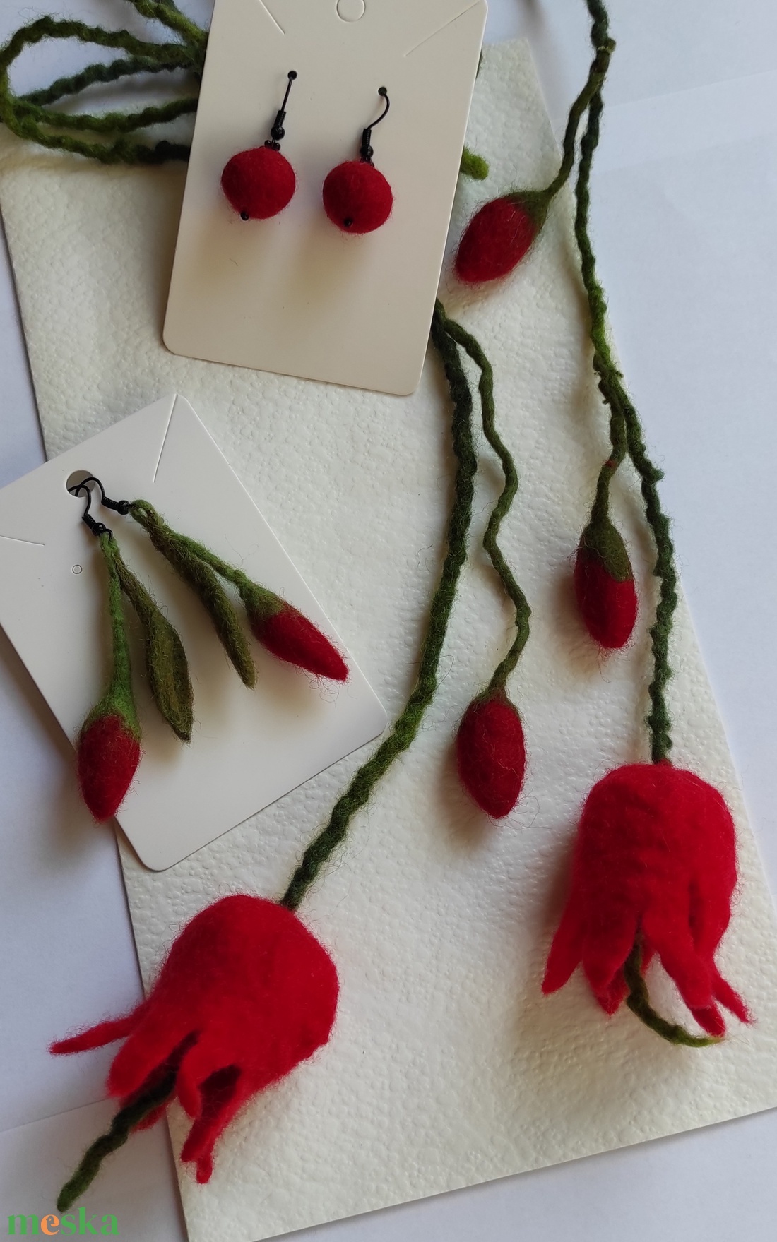 Az igazi :) ... Tulipános nemez - ékszer - nyaklánc - hosszú nyaklánc - Meska.hu Az igazi :) ... Tulipános nemez - ékszer - nyaklánc - hosszú nyaklánc - Meska.hu