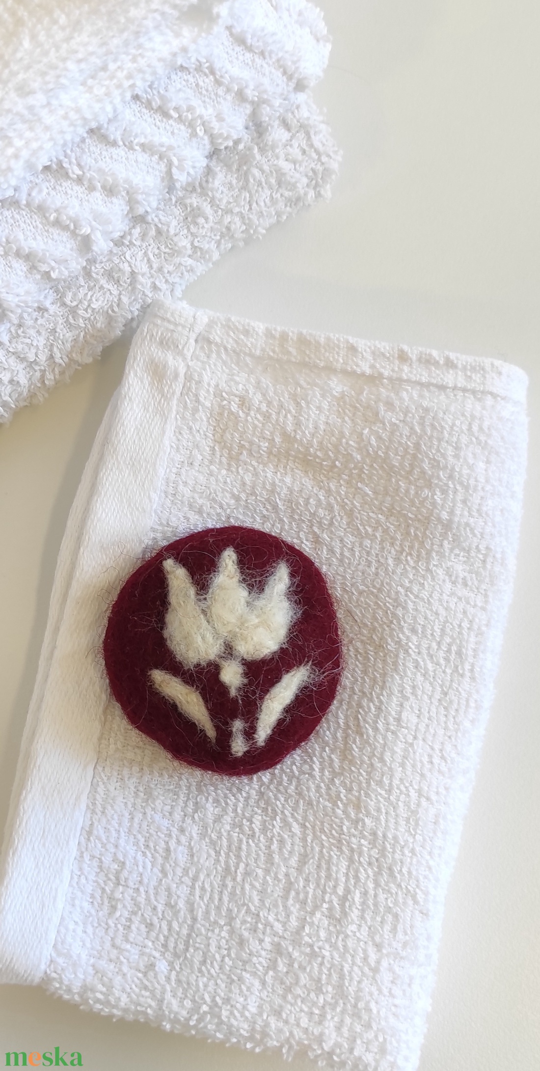 Fehér tulipános nemez szappan - szépségápolás - szappan & fürdés - fürdősó, fürdőgolyó, habfürdő - Meska.hu Fehér tulipános nemez szappan - szépségápolás - szappan & fürdés - fürdősó, fürdőgolyó, habfürdő - Meska.hu