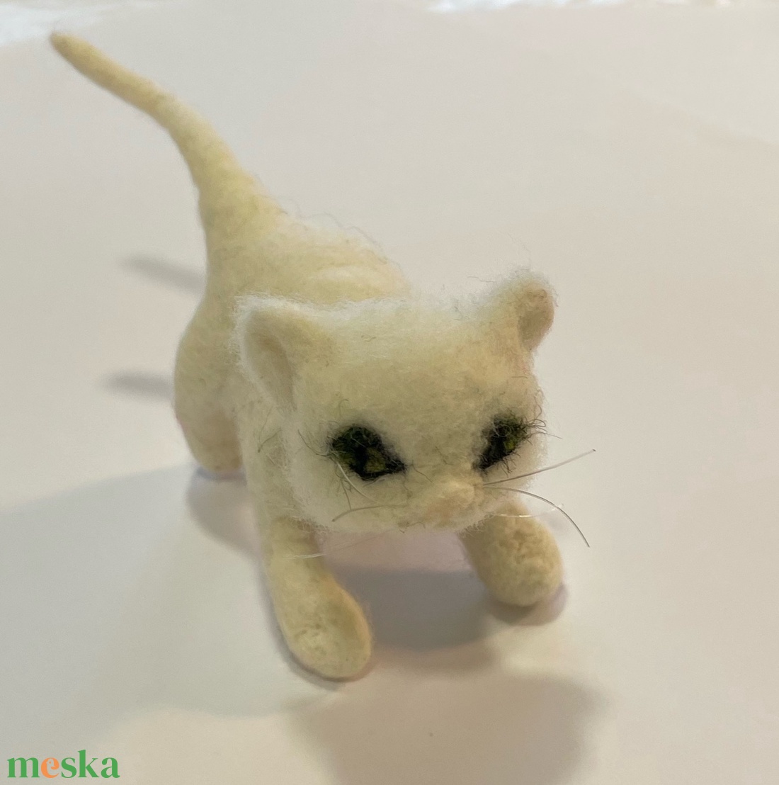 Fehér cica - nemez figura - játék & sport - plüssállat & játékfigura - cica - Meska.hu Fehér cica - nemez figura - játék & sport - plüssállat & játékfigura - cica - Meska.hu