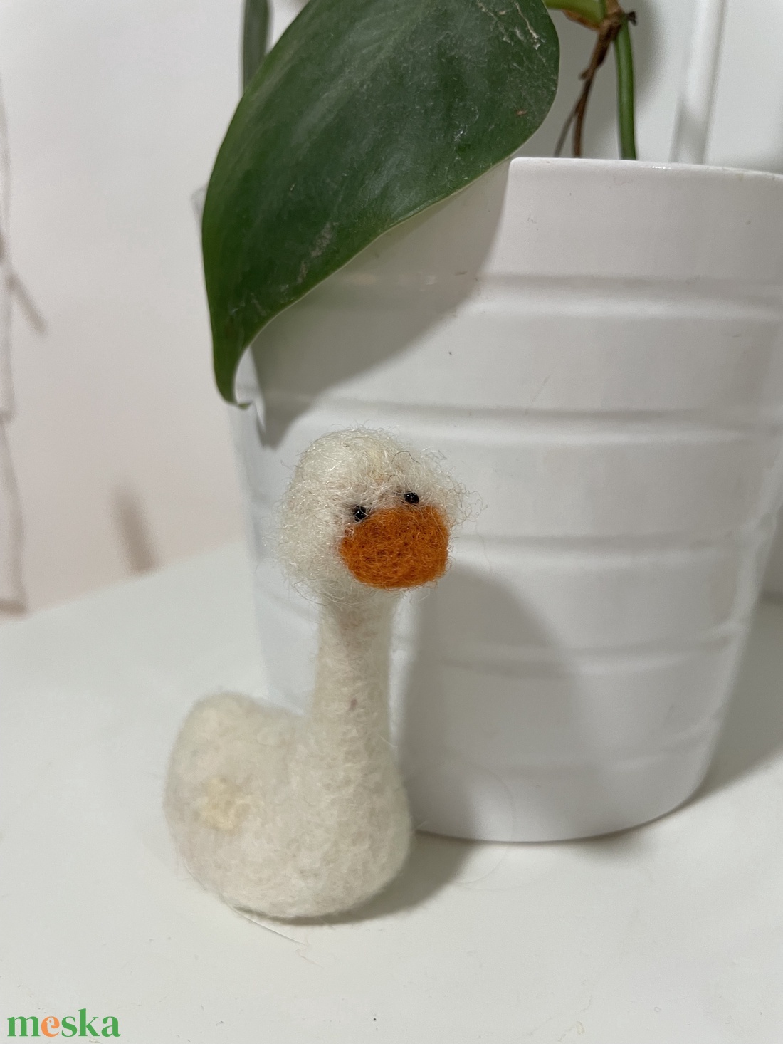 Pici gúnár - nemez figura  - otthon & életmód - dekoráció - ajtó- és ablak dekoráció - ablakdísz - Meska.hu