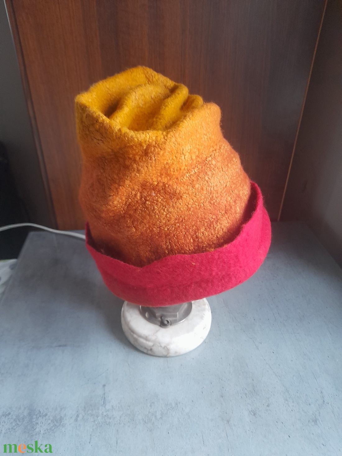 Sárga-piros nemez sapka - ruha & divat - sál, sapka, kendő - sapka - Meska.hu