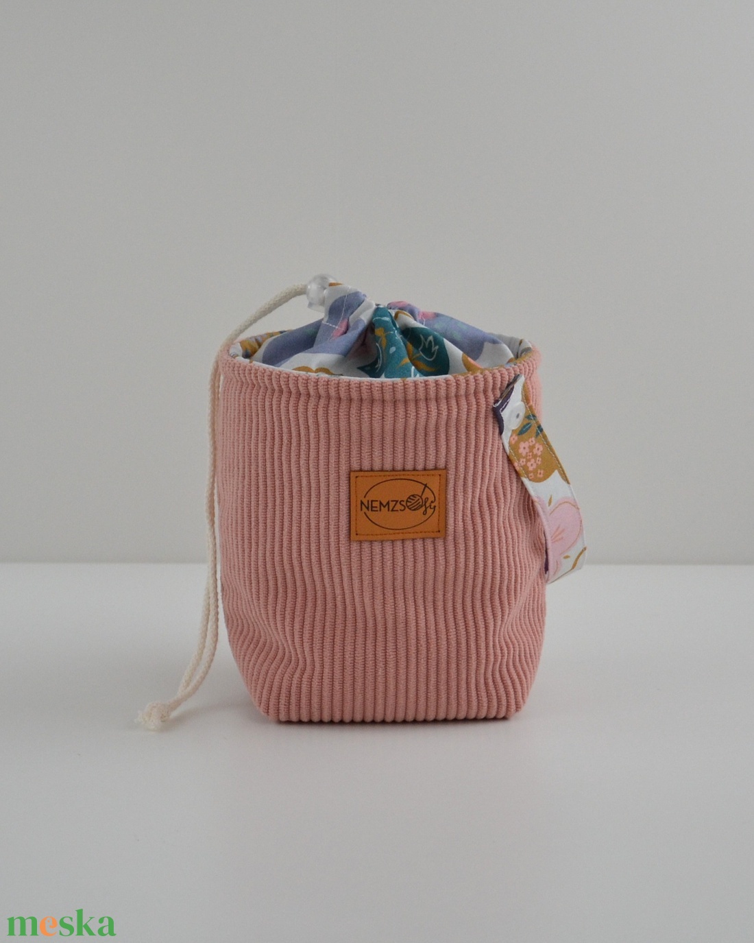 Kis méretű behúzós projekt táska kézimunkához (rózsaszín) - táska & tok - kézitáska & válltáska - kézitáska - Meska.hu Kis méretű behúzós projekt táska kézimunkához (rózsaszín) - táska & tok - kézitáska & válltáska - kézitáska - Meska.hu