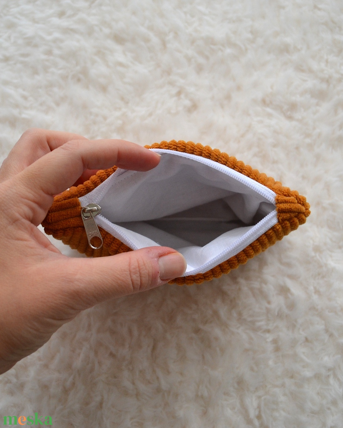 Kis cipzáros nesszeszer (mustár kordbársony) - táska & tok - kézitáska & válltáska - belső rendező - Meska.hu