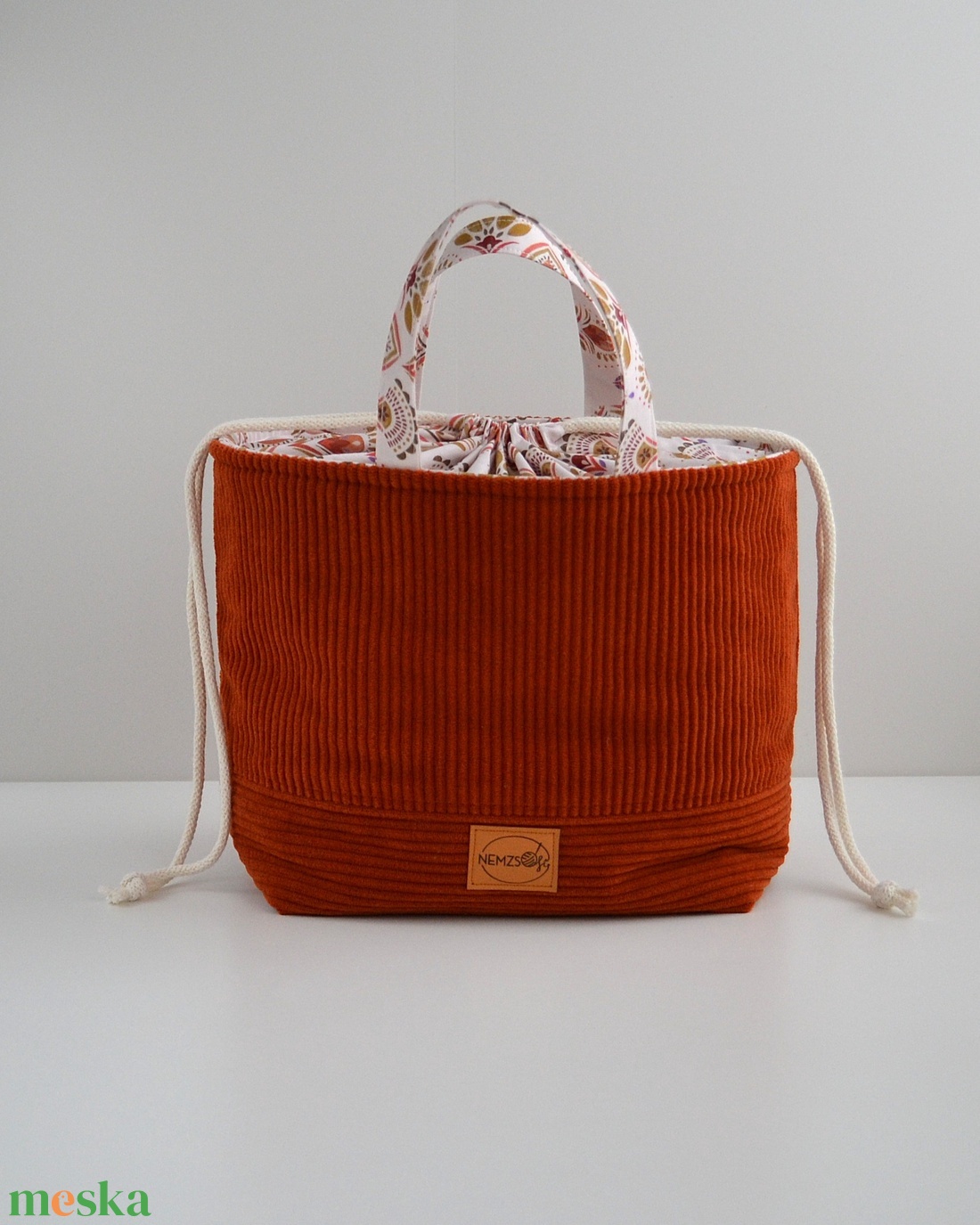 Nagy méretű behúzós projekt táska kézimunkához (sötét narancs kordbársony) - táska & tok - kézitáska & válltáska - kézitáska - Meska.hu