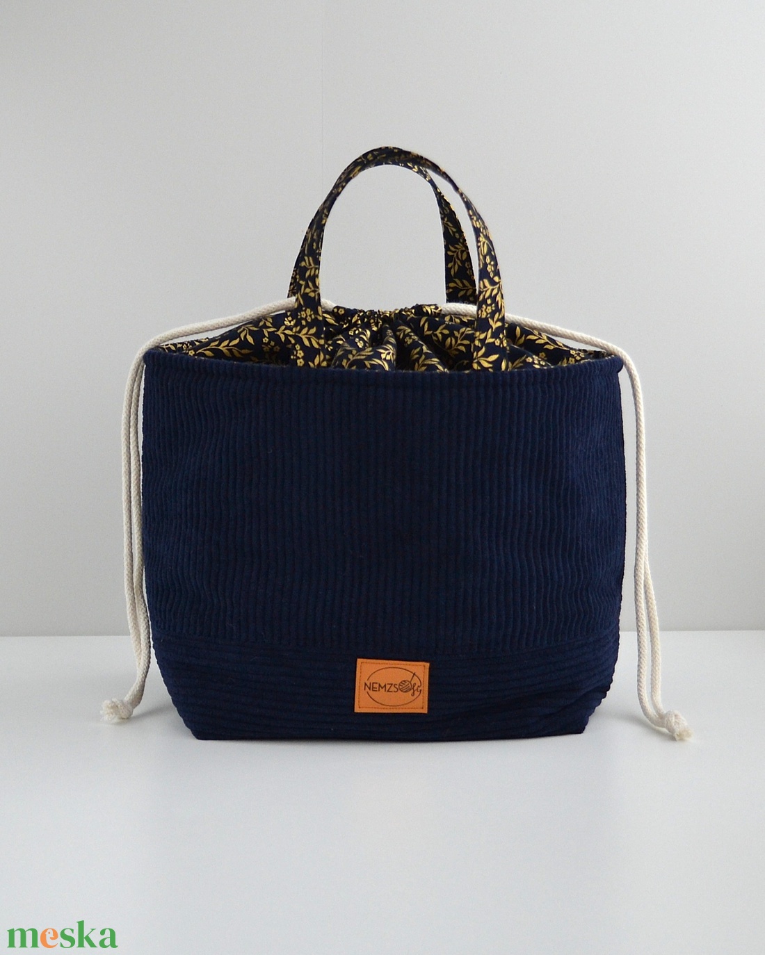 Nagy méretű behúzós projekt táska kézimunkához (sötétkék kordbársony) - táska & tok - kézitáska & válltáska - kézitáska - Meska.hu