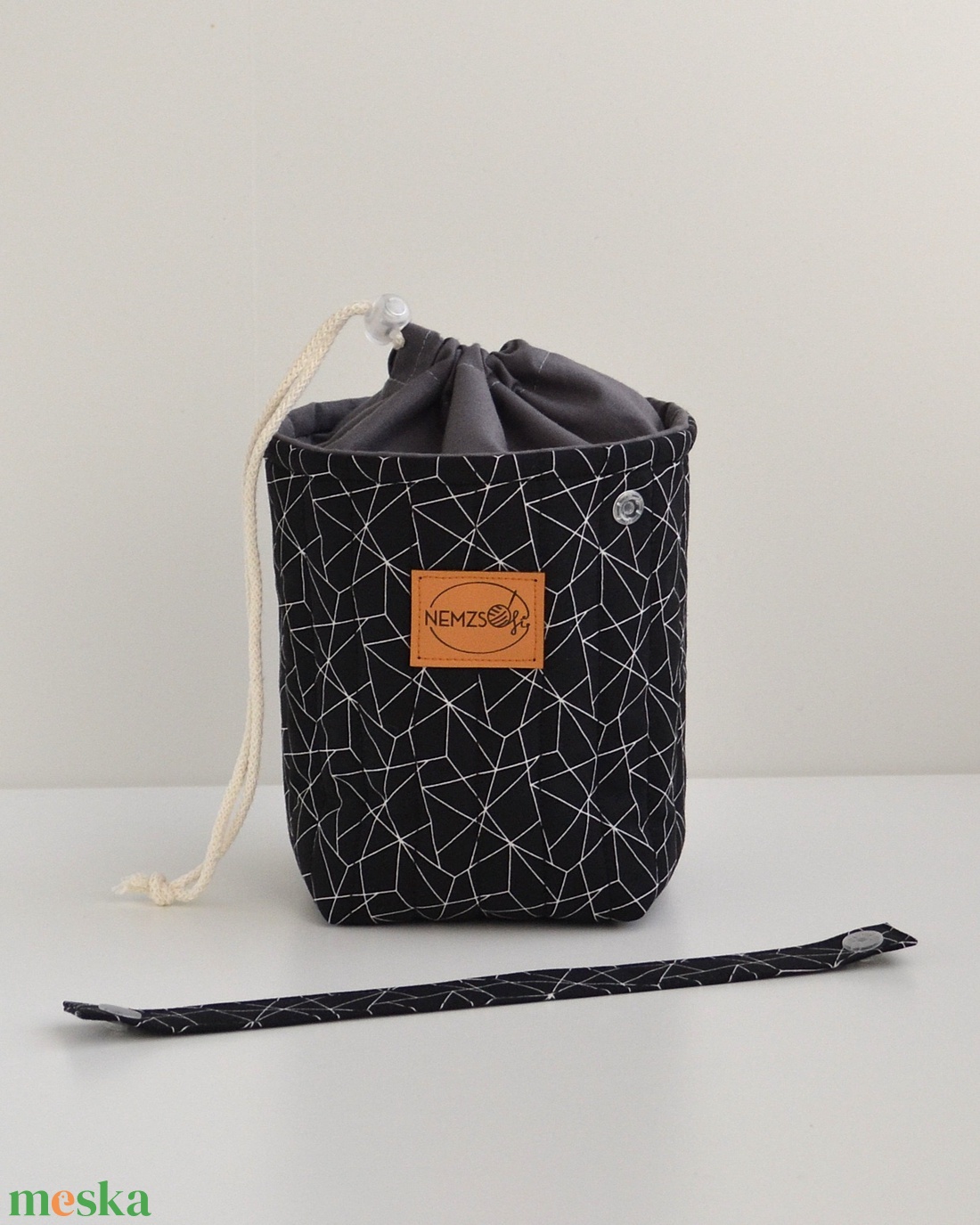 Kis méretű behúzós projekt táska kézimunkához (geometrikus) - táska & tok - kézitáska & válltáska - kézitáska - Meska.hu