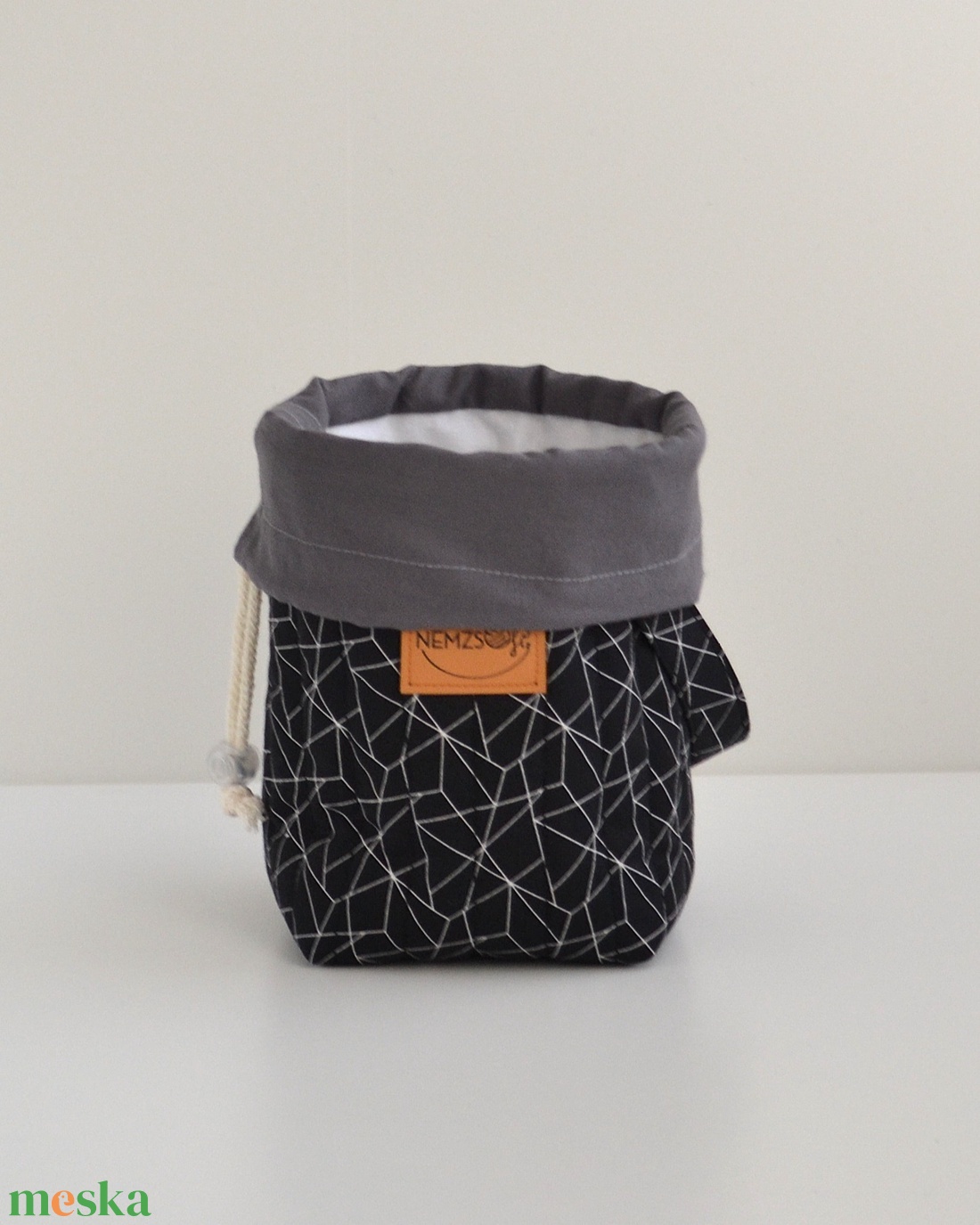 Kis méretű behúzós projekt táska kézimunkához (geometrikus) - táska & tok - kézitáska & válltáska - kézitáska - Meska.hu