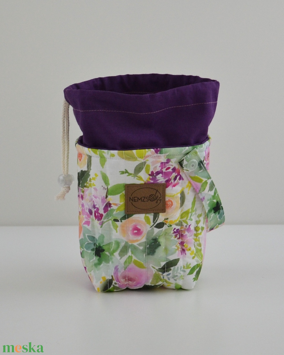 Kis méretű behúzós projekt táska kézimunkához (lila virágos) - táska & tok - kézitáska & válltáska - kézitáska - Meska.hu